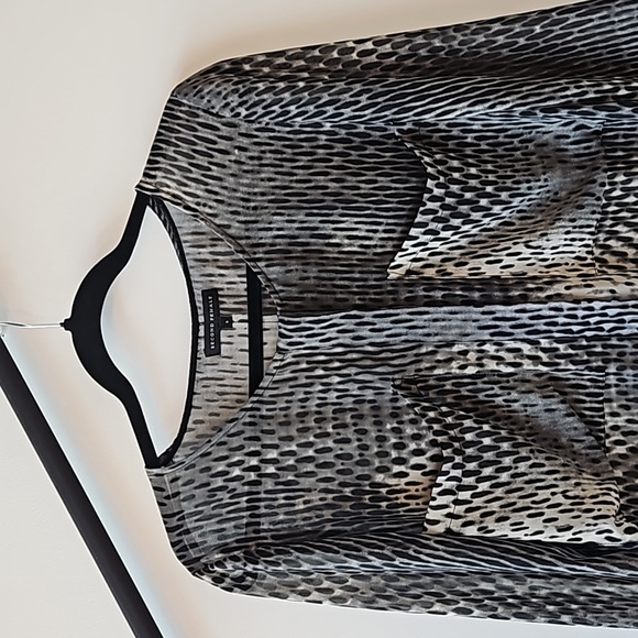 Second Female Blouse - Picture 2 of 3